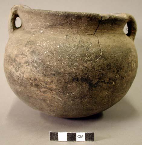 Ceramic complete vessel, two handles, two cracks