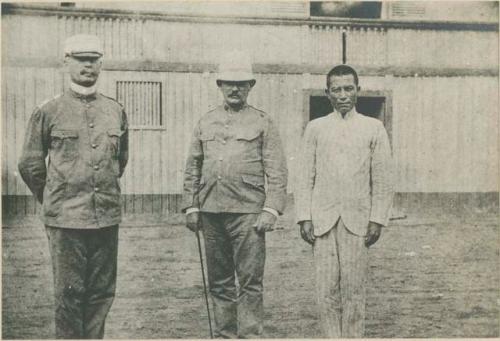 Dato Mandi with Major Pettit and another Army officer