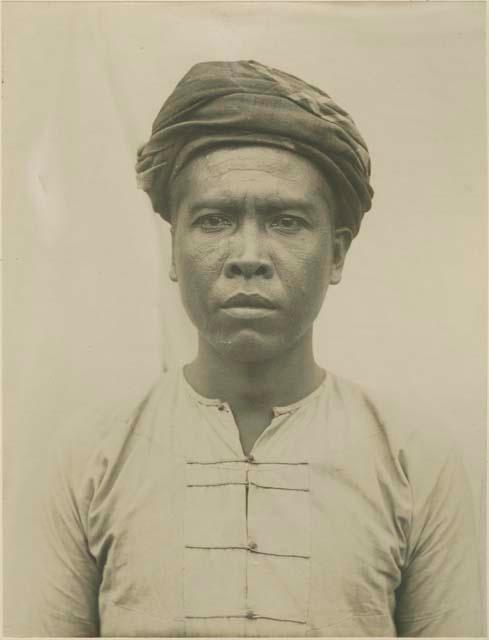 Moro man in turban