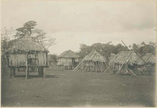 Street in Lalauigan with traditional Mangyan homes