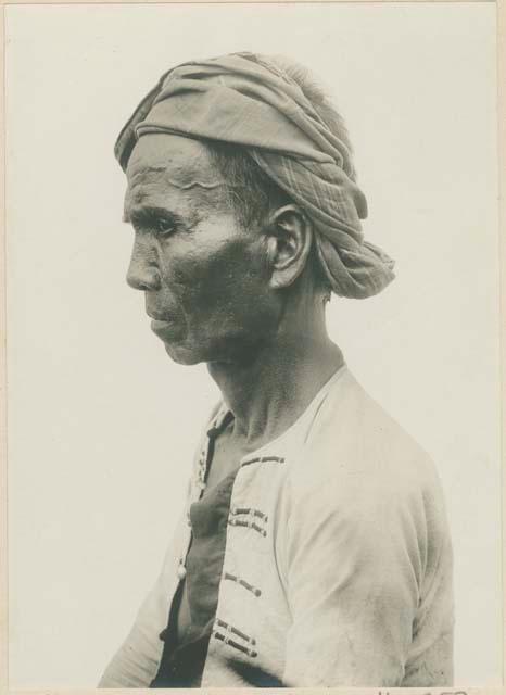 Subano man with turban, profile