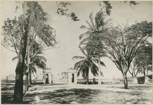 Entrance to town looking toward sea