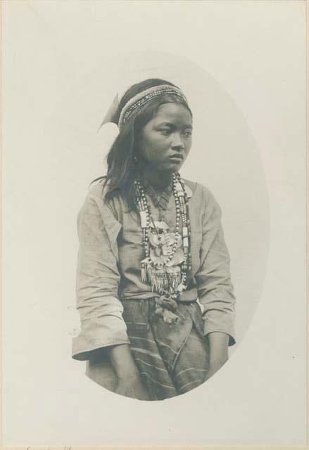 Young Tingian women