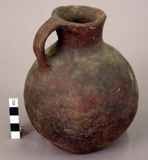 Pottery jar with handles