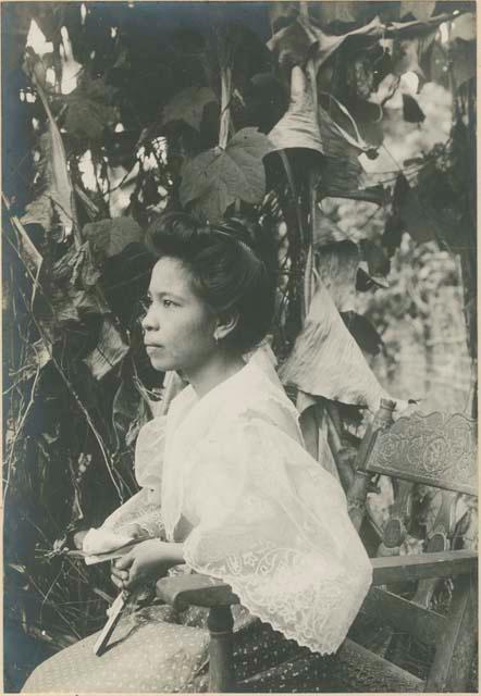 Visayan woman of Cuyo, profile