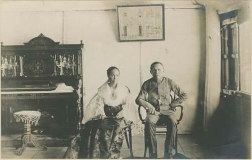 Former Gobernadorcillo (mayor) of Bais and his wife