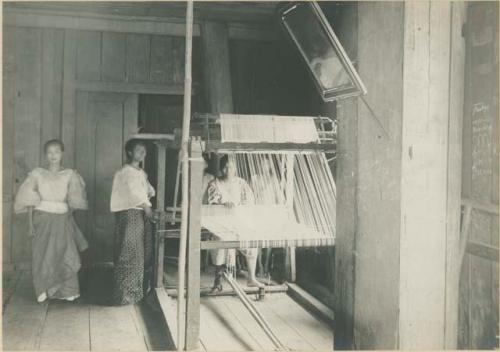 Visayan women weaving sinamia cloth