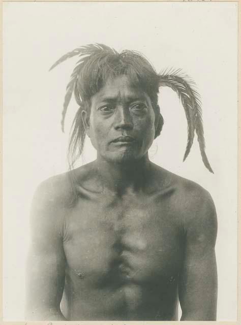 Bontoc Igorrot man living with Tinguian people at Salapadan