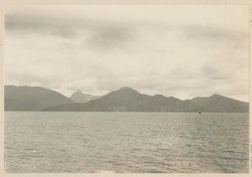 Mountains east of Ulugan Bay