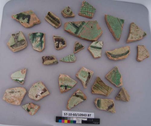 27 potsherds - Graffito I glaze