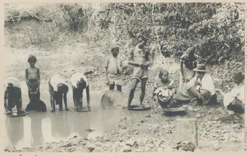 People of Nueva Ecija washing gold