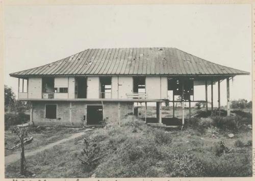 House in outskirts of Malate damaged by fire from the American fleet