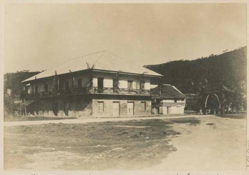 House of wealthy resident of Romblon with Triumphal arch