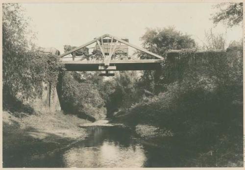 Wagon on bridge, Vigan-Bangued road