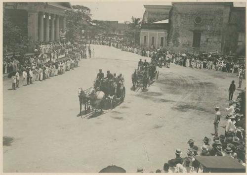 Fire apparatus in procession escorting Governor Taft