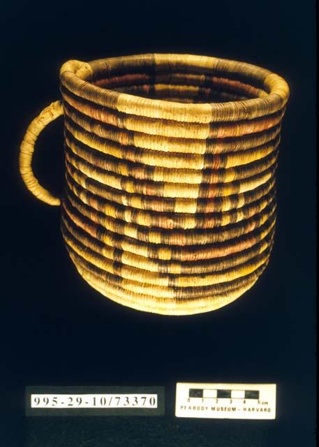 Large coiled mug with handle