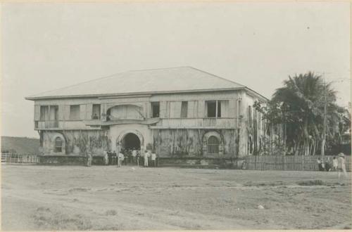 Municipal building of Lingayen, officers, police