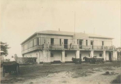 Administration building at '"Deposito", Manila