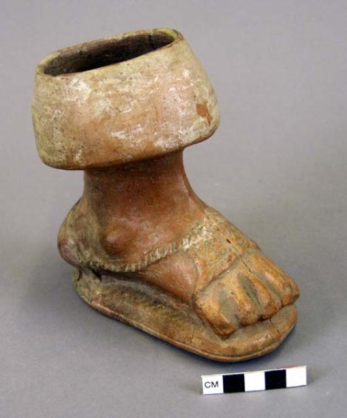 Chimu? Period redware foot jar