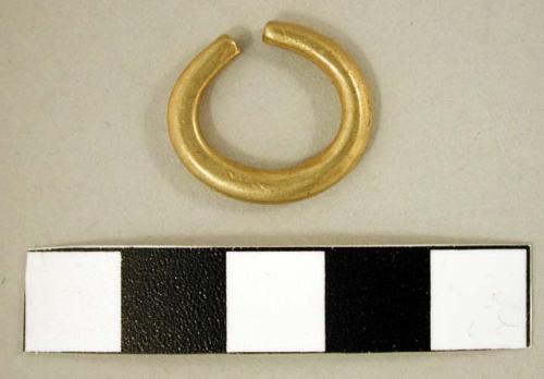 Hammered gold nose ring