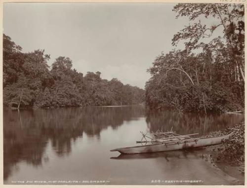 Canoe on the Fiu River