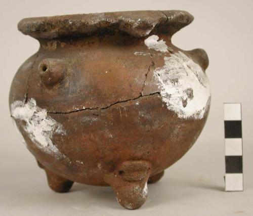Small red pottery tripod jar