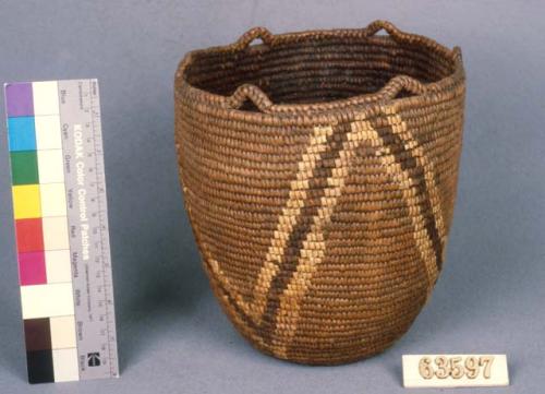 Imbricated basket