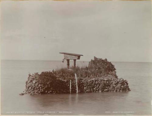 Islet shrine at Tendao