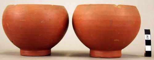 Pottery vessels with covers