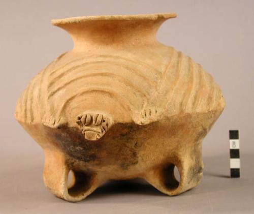 Pottery effigy jar - armadillo; loop feet