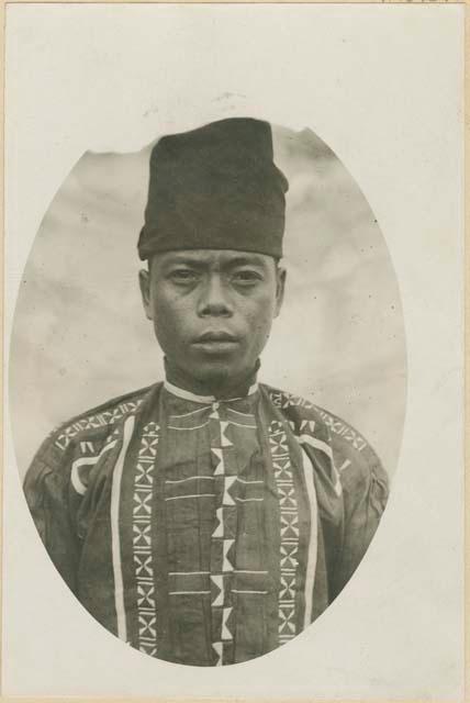 Bukidnon man posed in traditional dress