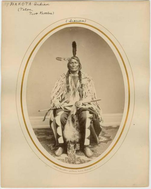 Portrait of Two-Kettle Sioux Chief Ma-va-ta-na-han-ska