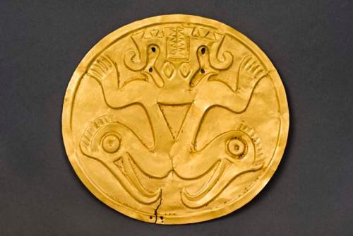 Gold plaque depicting bird/alligator