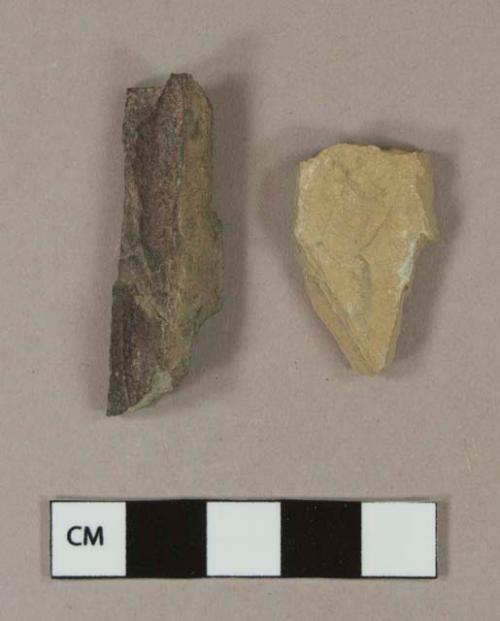 Non-cultural stone fragments