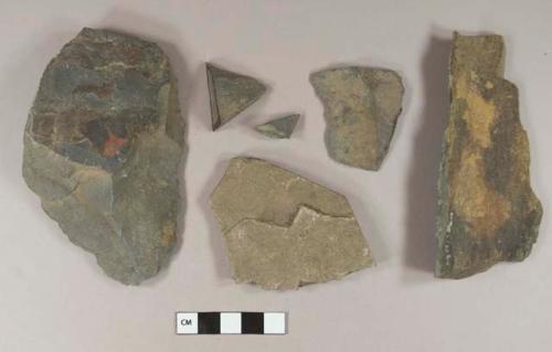 Non-cultural stone fragments