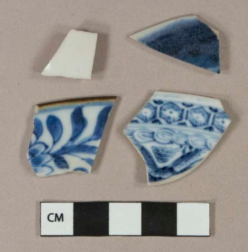 Blue handpainted Chinese trade porcelain vessel rim and body fragments, white paste