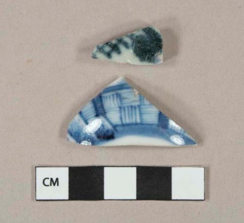 Dark blue handpainted chinese trade porcelain vessel body fragments, white paste