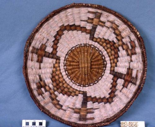 Wicker basket tray