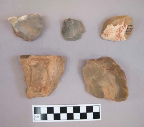 Flint cores, including tan, grey and cream colored stone, some contain cortex