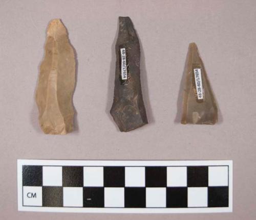 Flint blades, including grey, tan and brown colored stone