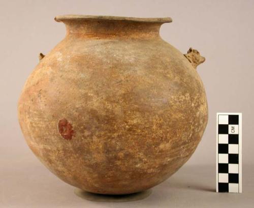 Pottery vessel