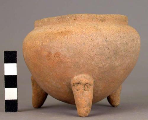 Medium-sized wide-mouthed tripod pottery jar - Armadillo ware