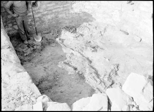 Site 4, D-shaped kiva, looking southwest, showing charred roof timbers.