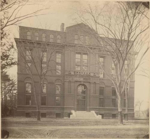 Peabody Museum front exterior