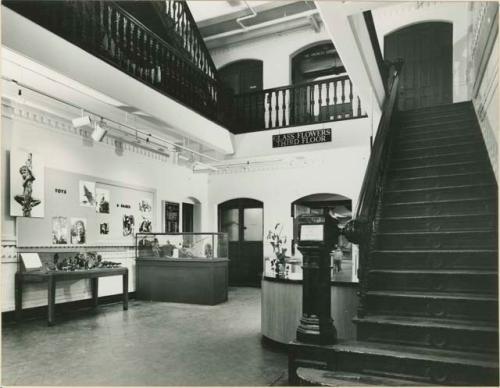 Peabody Museum Divinity Street Lobby