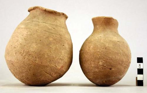 Pottery small vases, red, unpolished