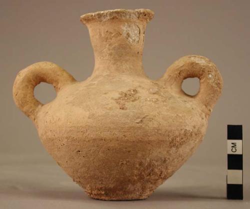 Shoulder-handled pottery vessel