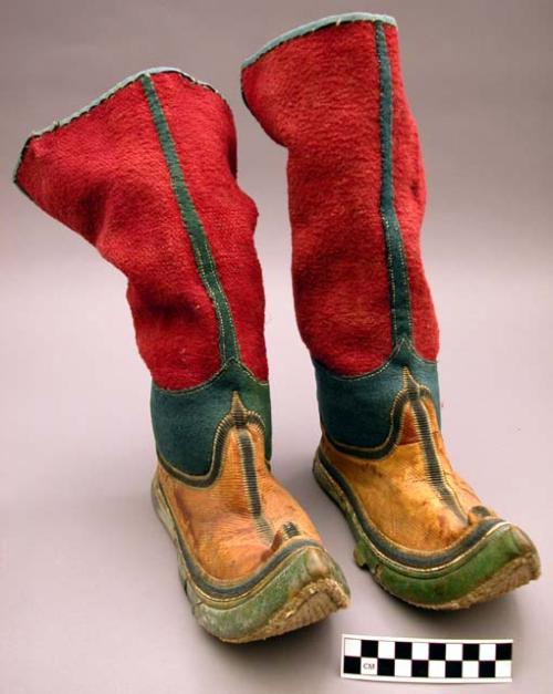 Lama's boots