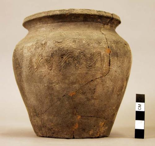 Pottery vessel