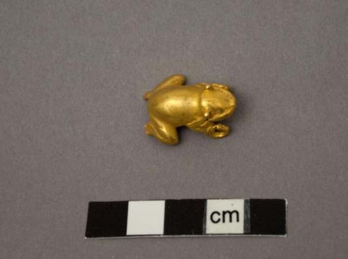 Frog pendant (effigy), tumbaga